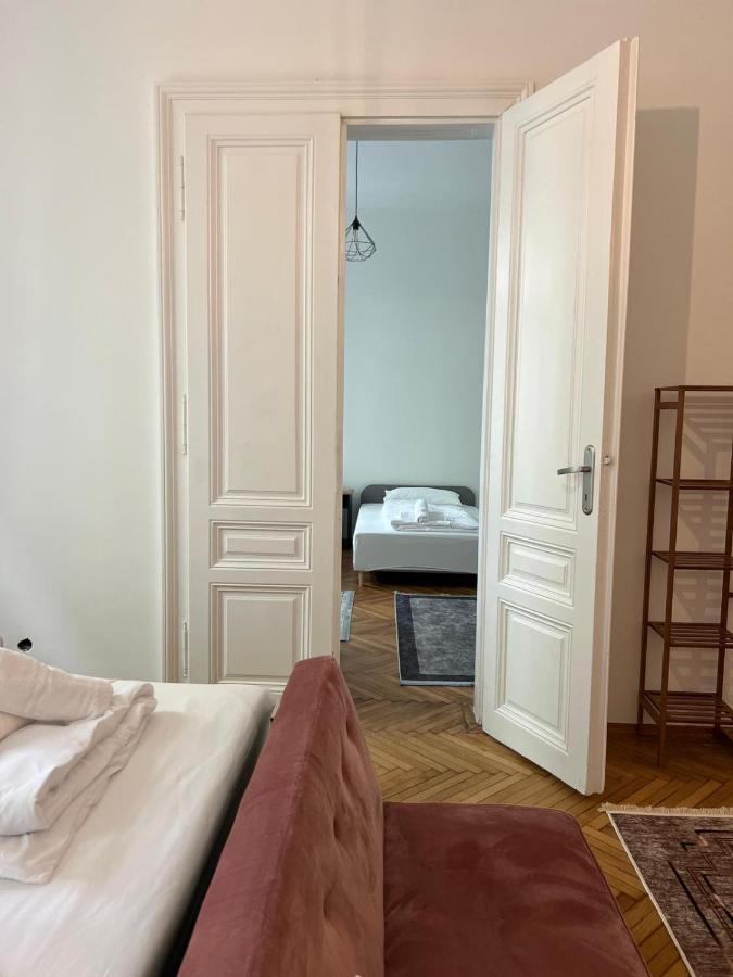 Centrally-located Authentic Apartament *